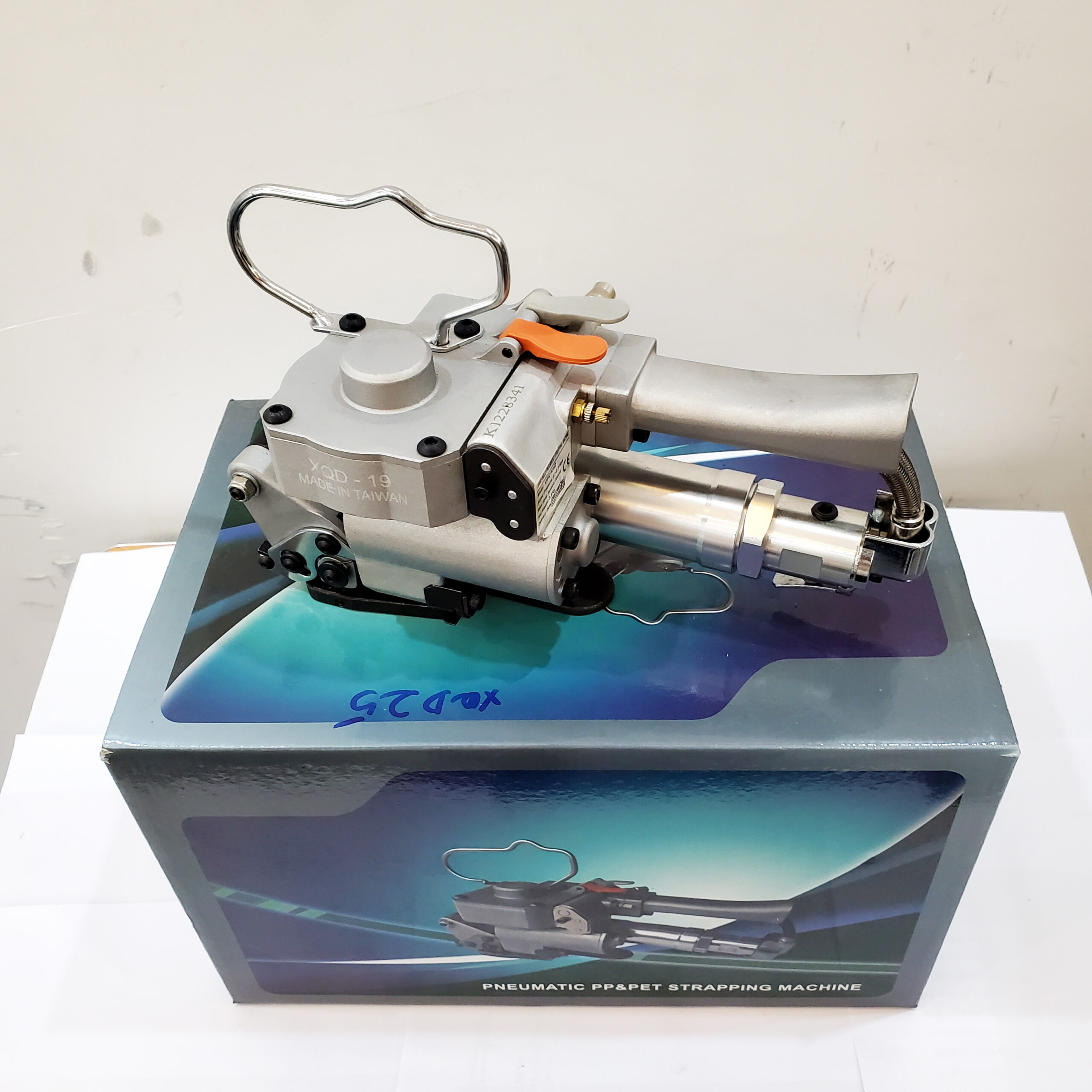Máy đóng đai nhựa dùng khí nén XQD-19